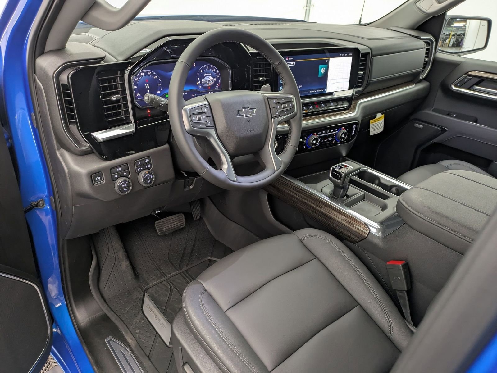 Thumbnail: 2025 Chevrolet Silverado 1500 - 2