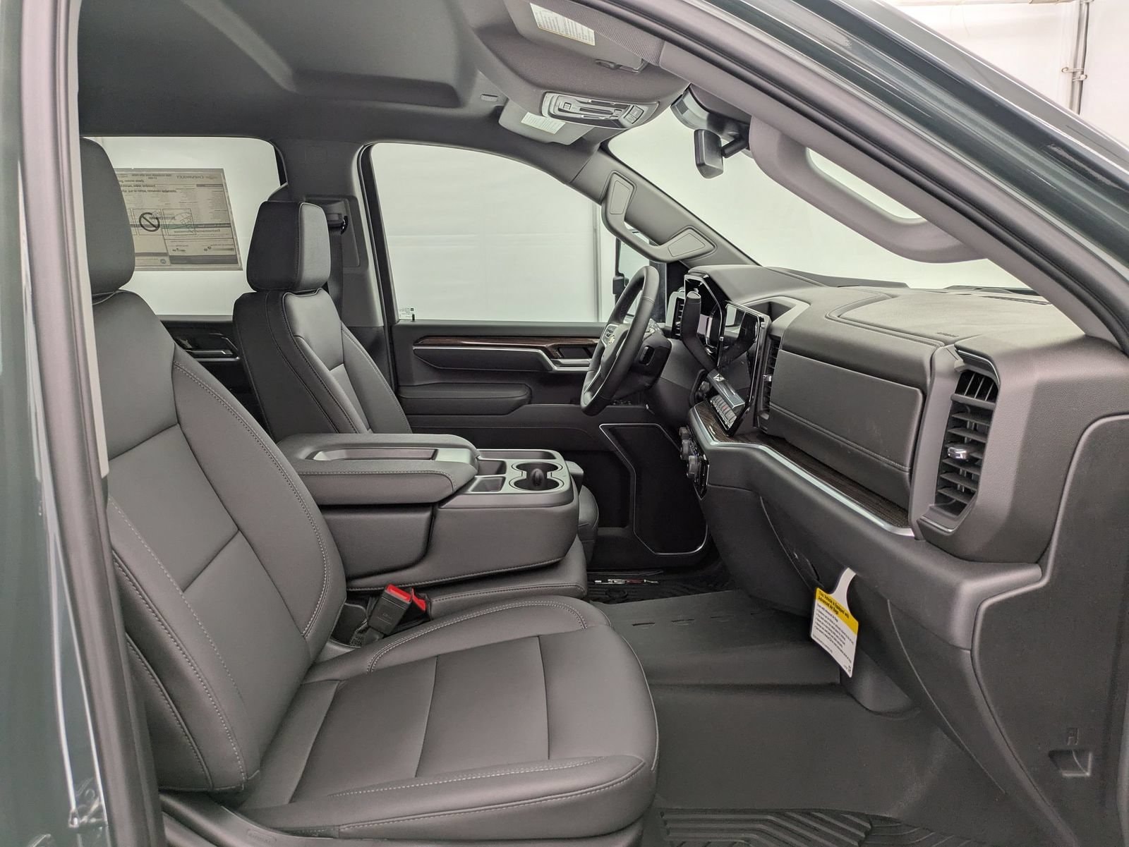 Thumbnail: 2026 Chevrolet Silverado 3500 - 25