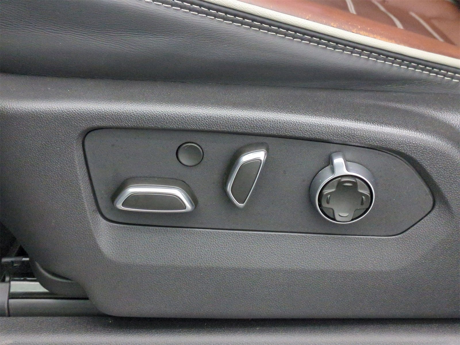 Thumbnail: 2025 GMC Sierra 1500 - 16