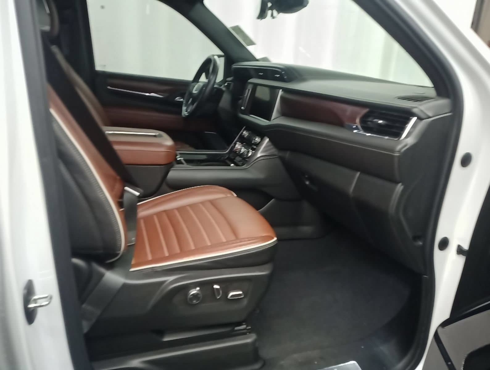 Thumbnail: 2023 GMC Yukon - 5