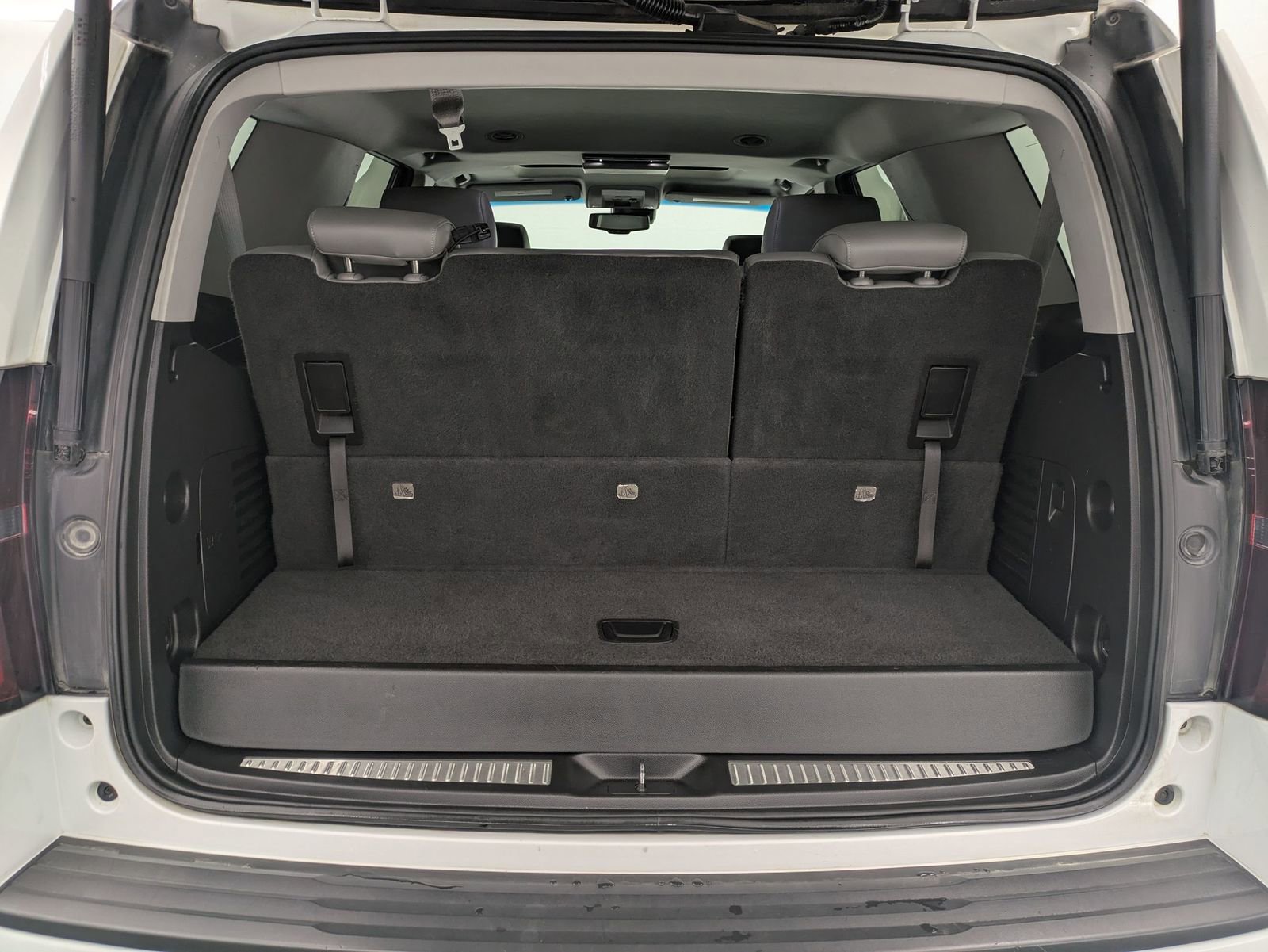 Thumbnail: 2015 Chevrolet Tahoe - 33