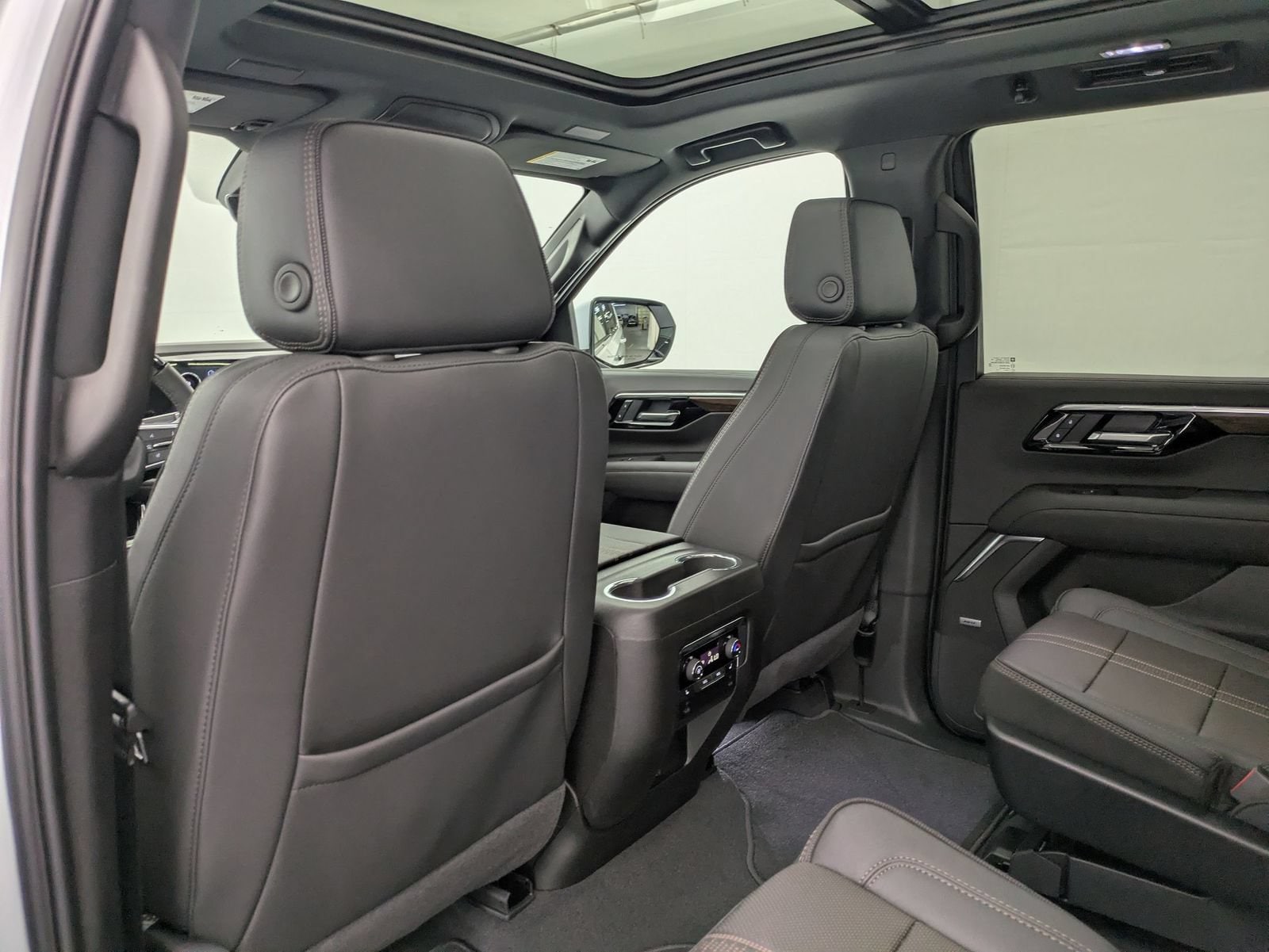 Thumbnail: 2026 Chevrolet Tahoe - 18
