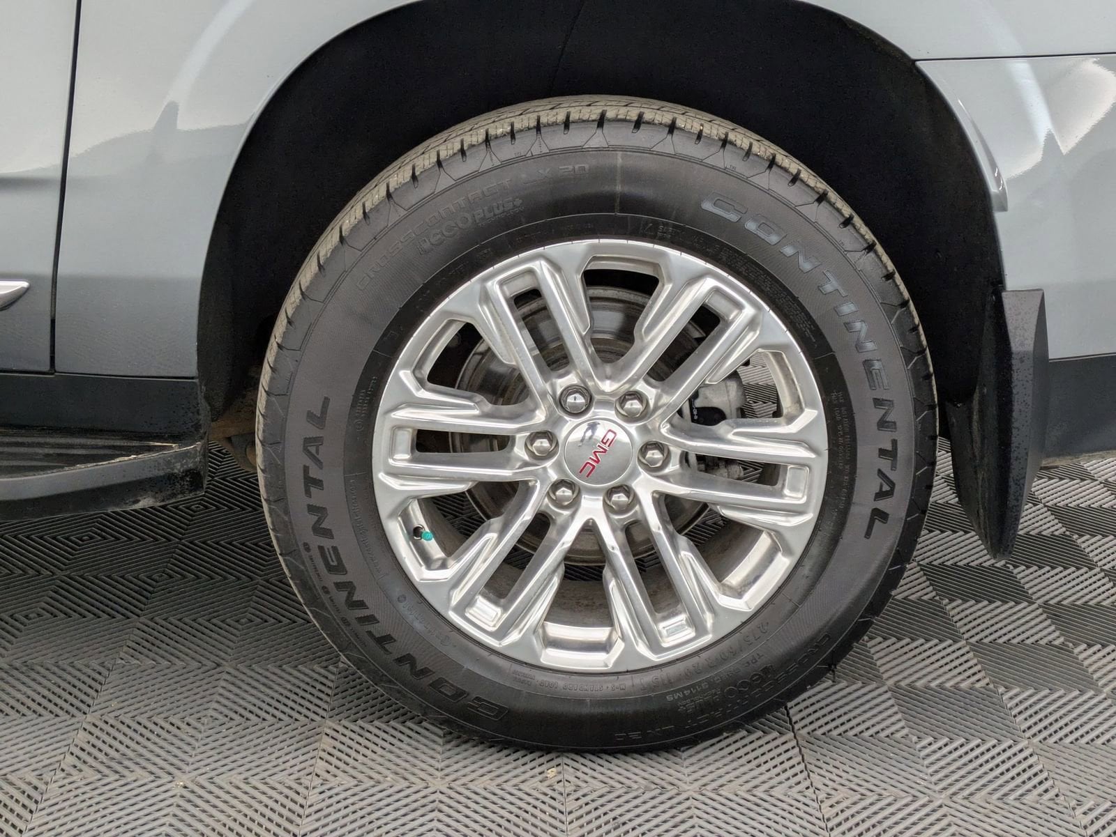 Thumbnail: 2024 GMC Yukon XL - 16