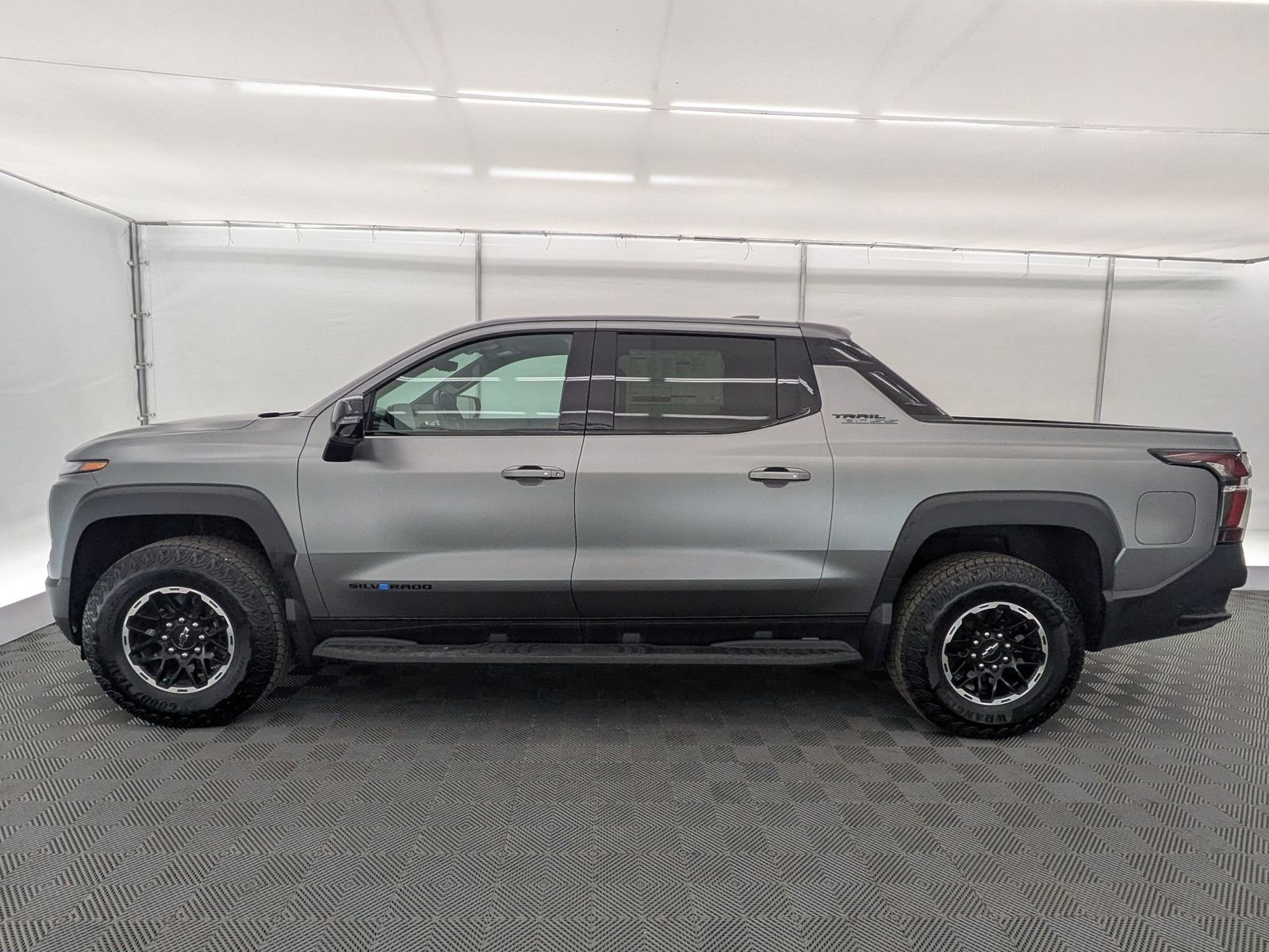Thumbnail: 2026 Chevrolet Silverado EV - 3