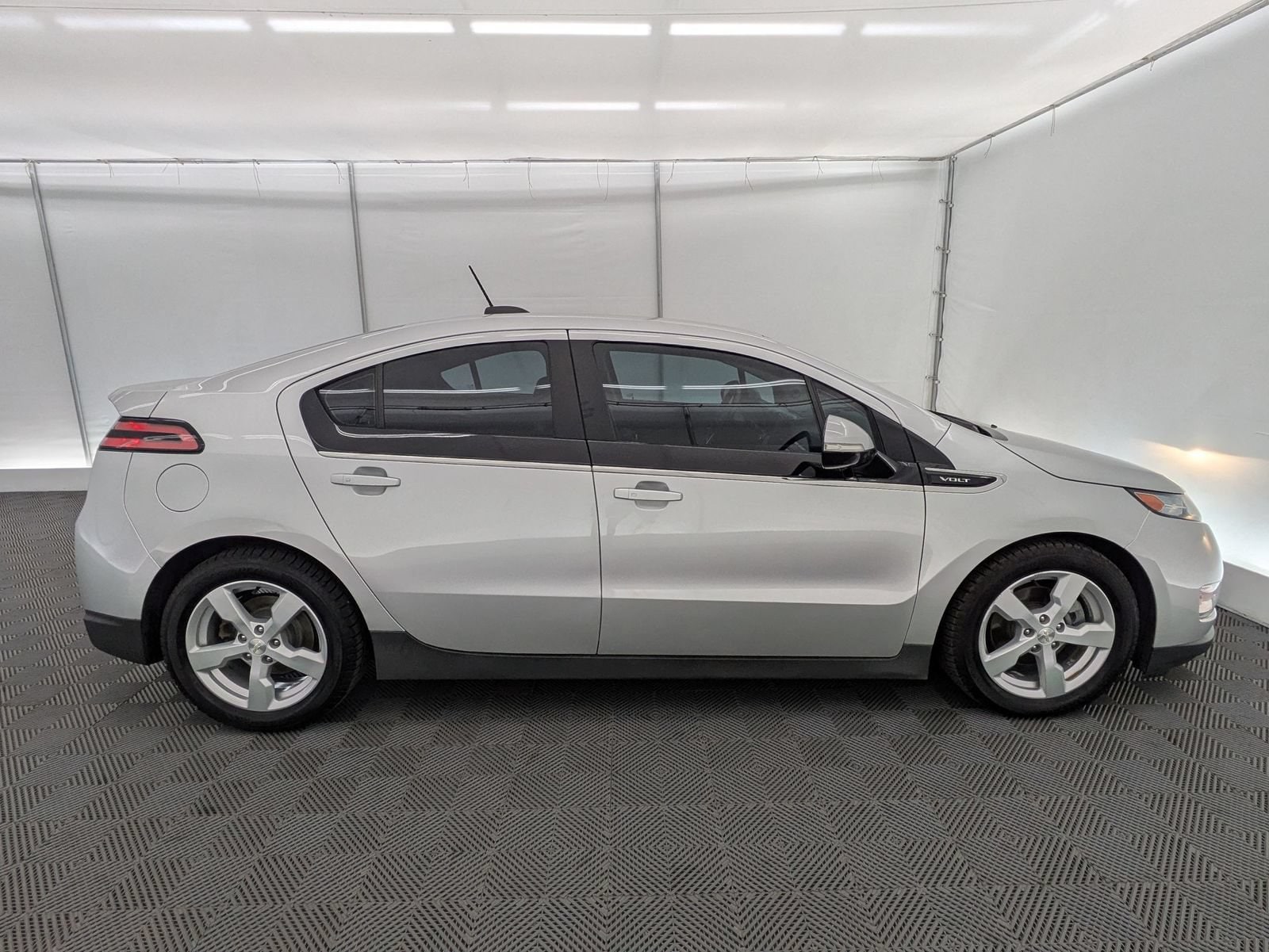 Thumbnail: 2015 Chevrolet Volt - 7