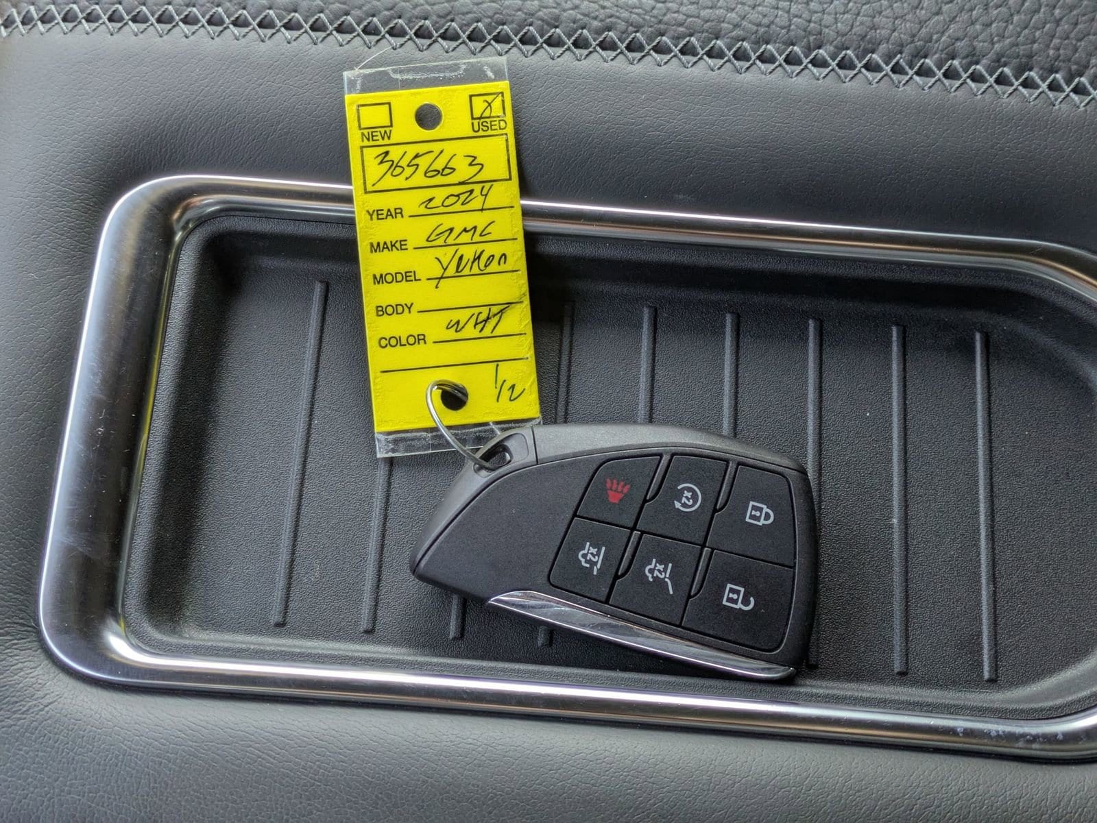 Thumbnail: 2024 GMC Yukon - 34