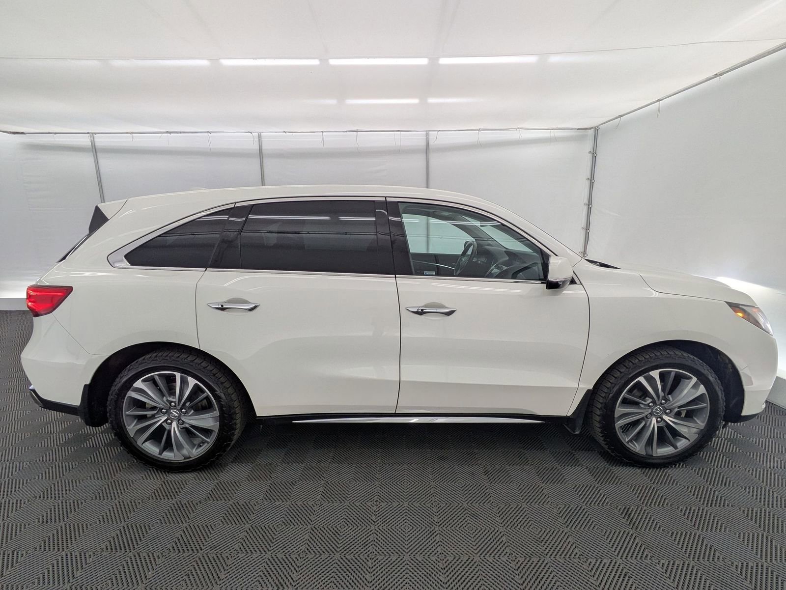 Thumbnail: 2017 Acura MDX - 7