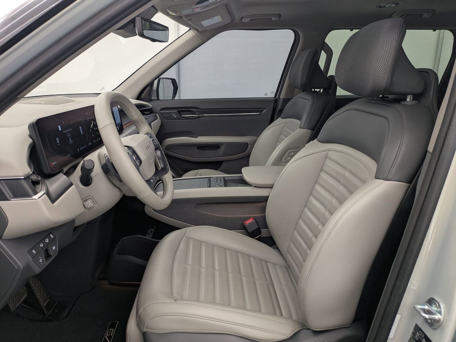 Thumbnail: 2024 Kia EV9 - 15