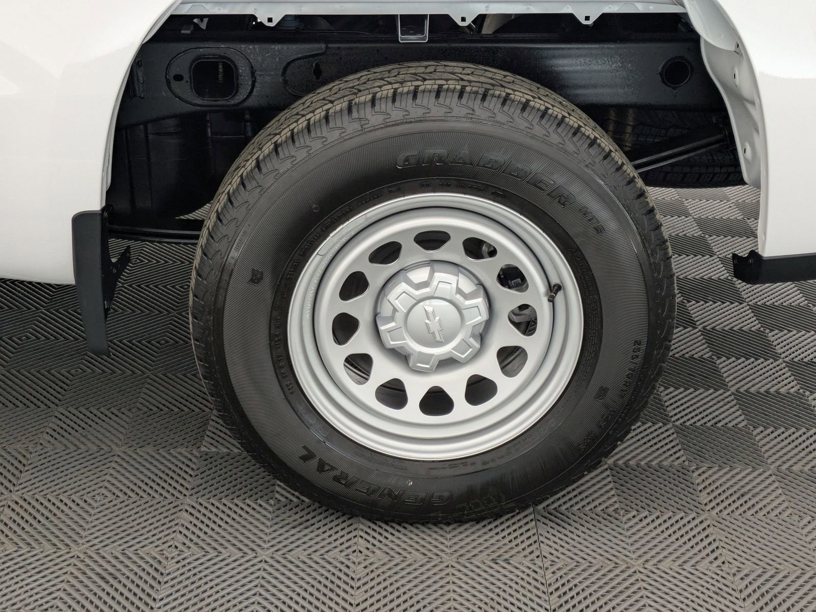 Thumbnail: 2026 Chevrolet Silverado 1500 - 14
