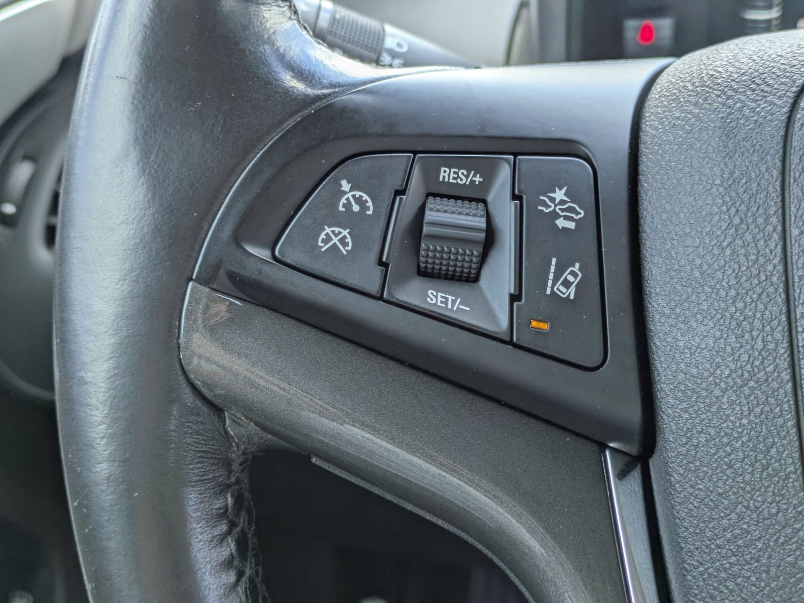 Thumbnail: 2015 Chevrolet Volt - 22