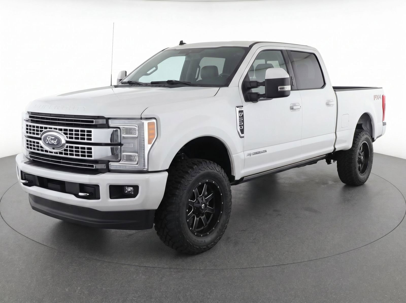 2017 Ford F-250 Platinum 4x4 Crew Cab 8' Box's photo