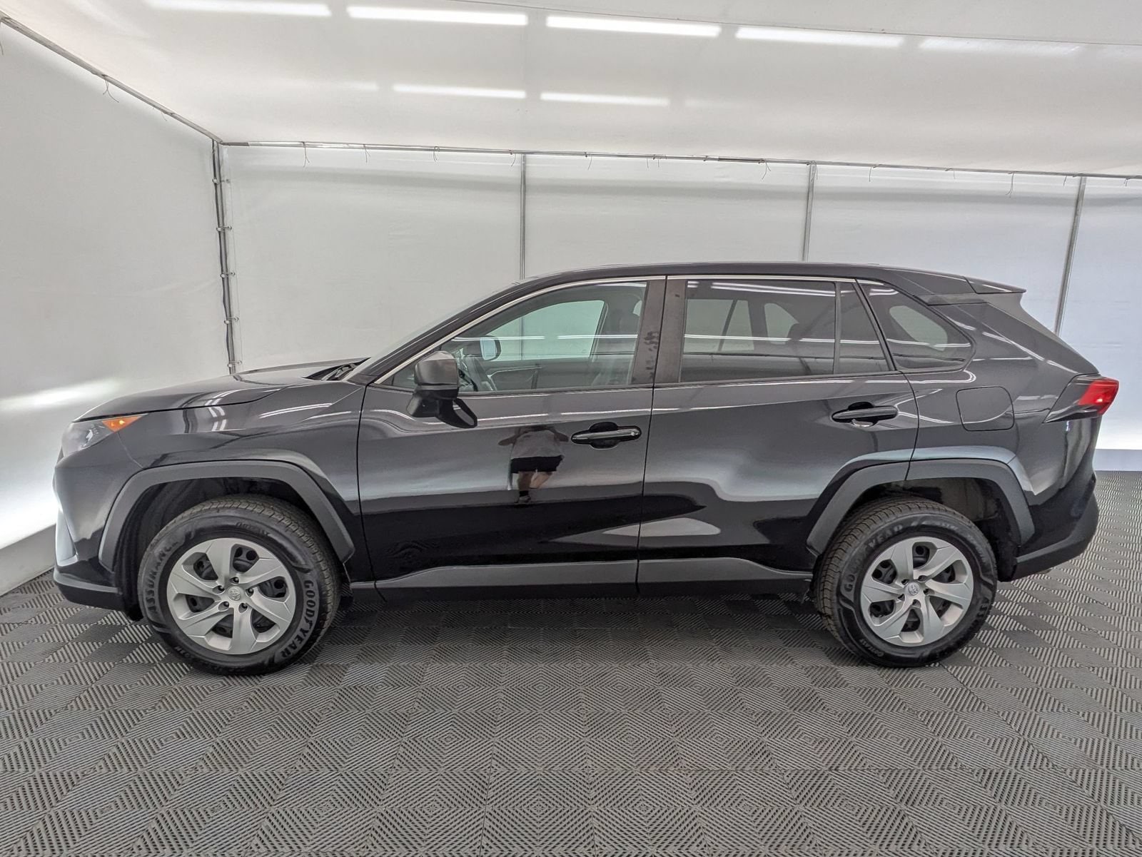 Thumbnail: 2022 Toyota RAV4 - 3