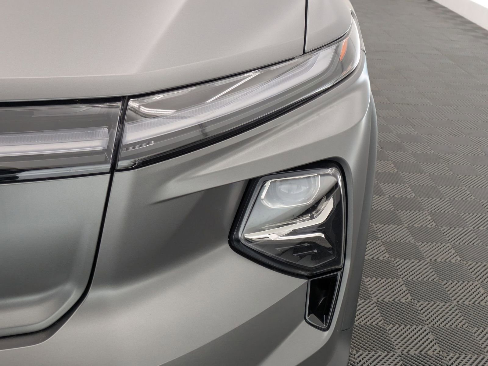 Thumbnail: 2026 Chevrolet Silverado EV - 10