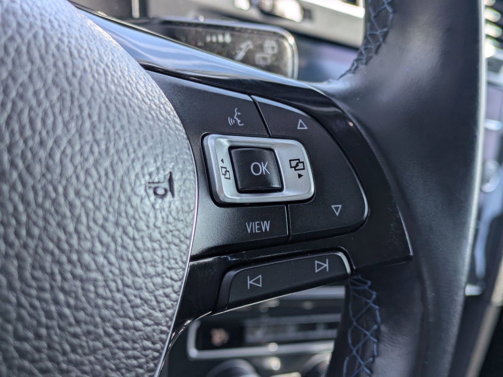 Thumbnail: 2019 Volkswagen e-Golf - 24