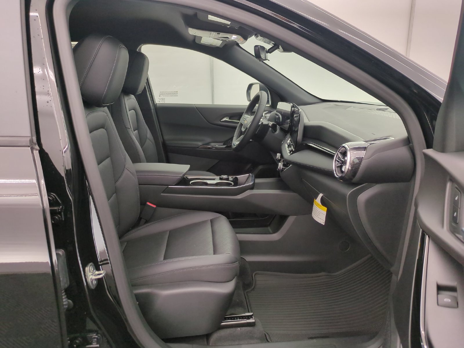 2027 Chevrolet Equinox LT - Photo 20
