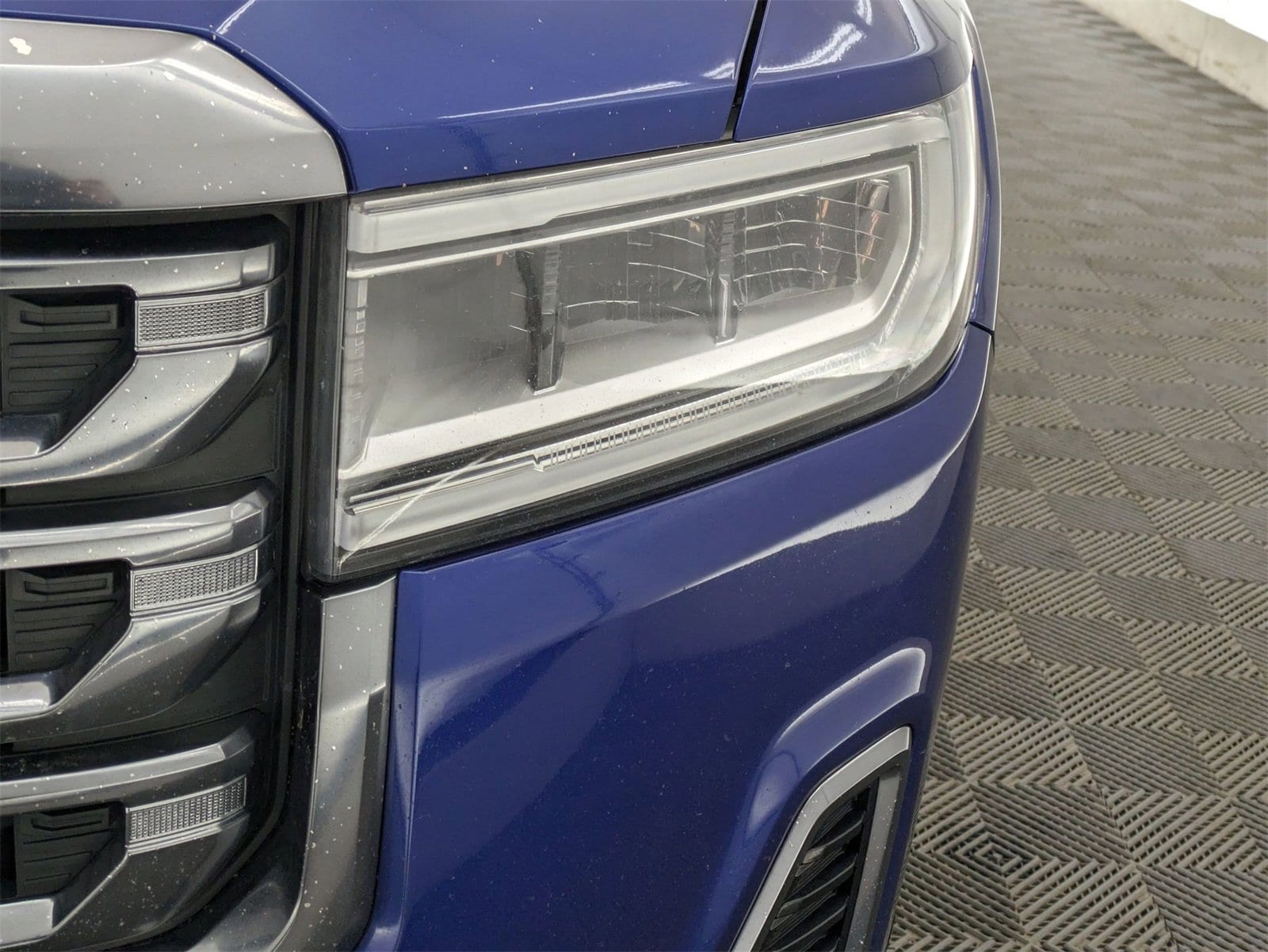 Thumbnail: 2023 GMC Acadia - 10