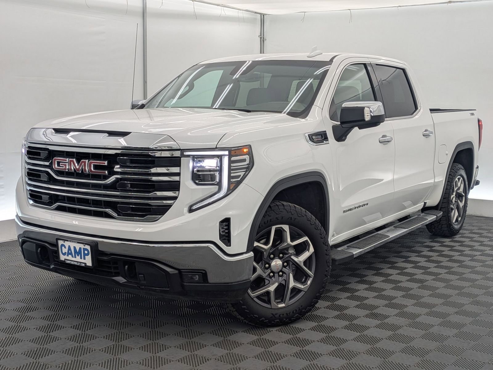 2025 GMC Sierra SLT 4WD Crew Cab Short Box's photo