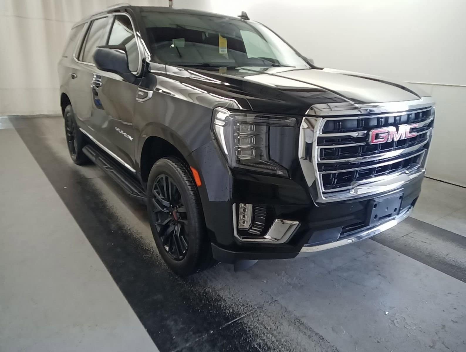 2023 GMC Yukon SLT 4X4's photo