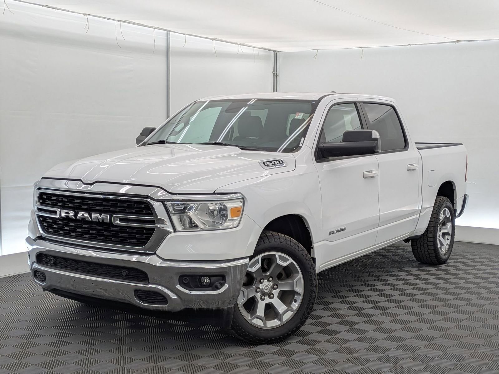 2022 RAM 1500 Big Horn/Lone Star 4x4 Crew Cab 5'7's photo