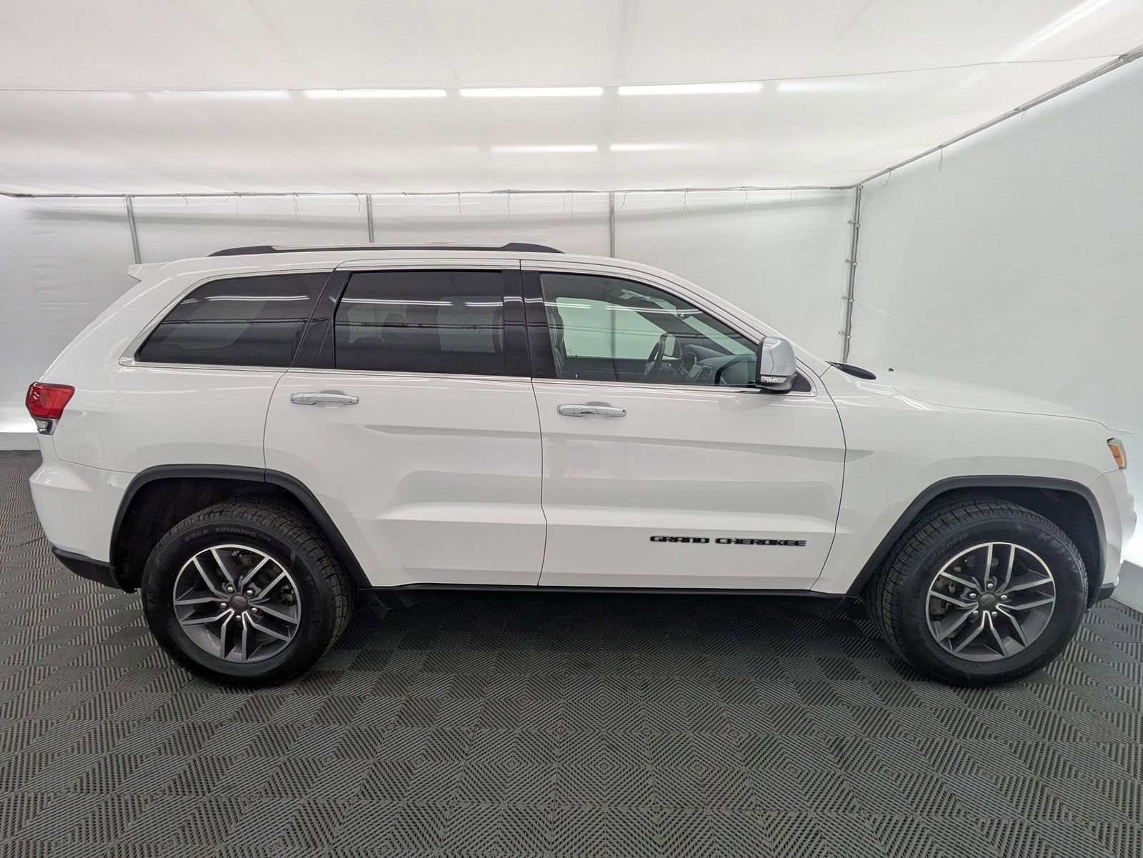Thumbnail: 2019 Jeep Grand Cherokee - 6