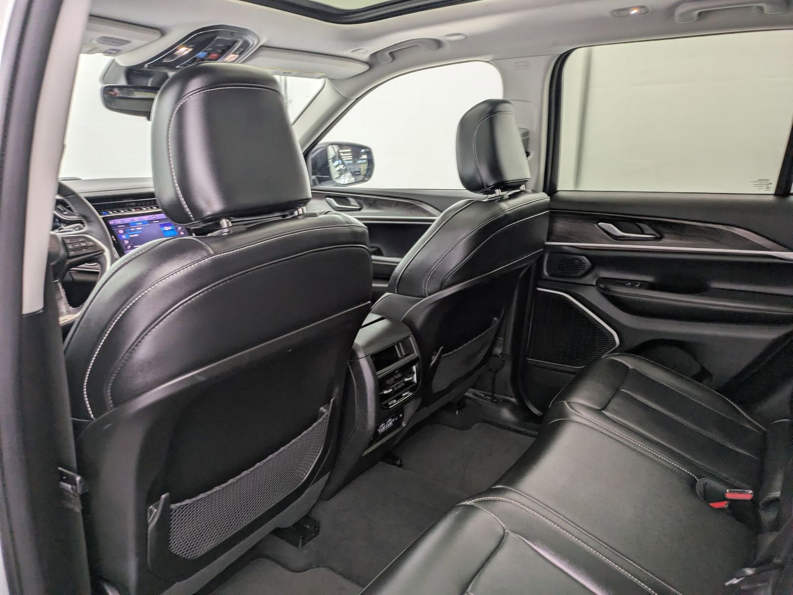 Thumbnail: 2022 Jeep Grand Cherokee - 19