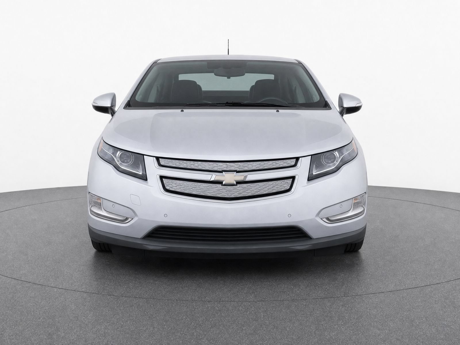 Thumbnail: 2015 Chevrolet Volt - 2