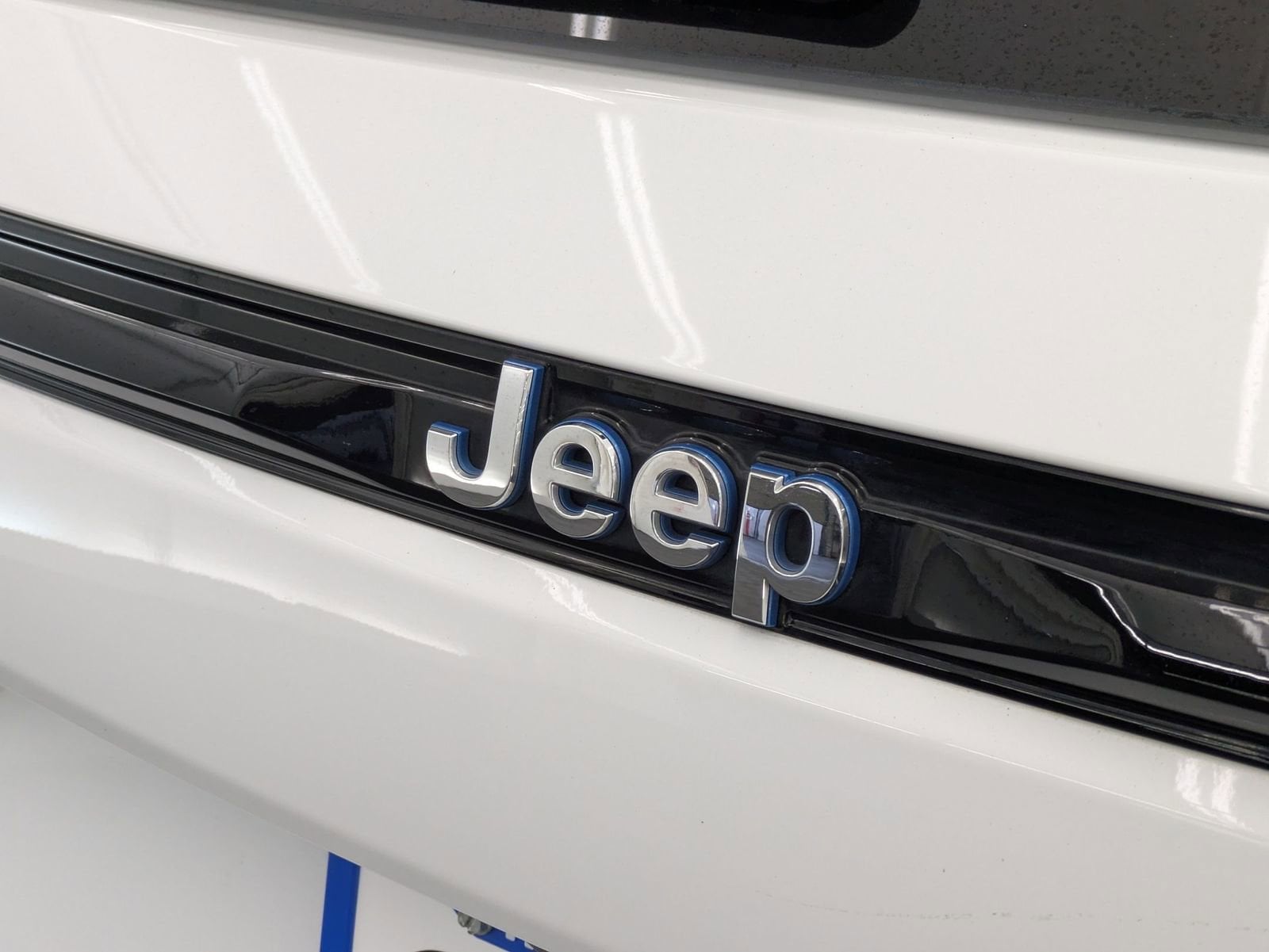 Thumbnail: 2022 Jeep Grand Cherokee - 12