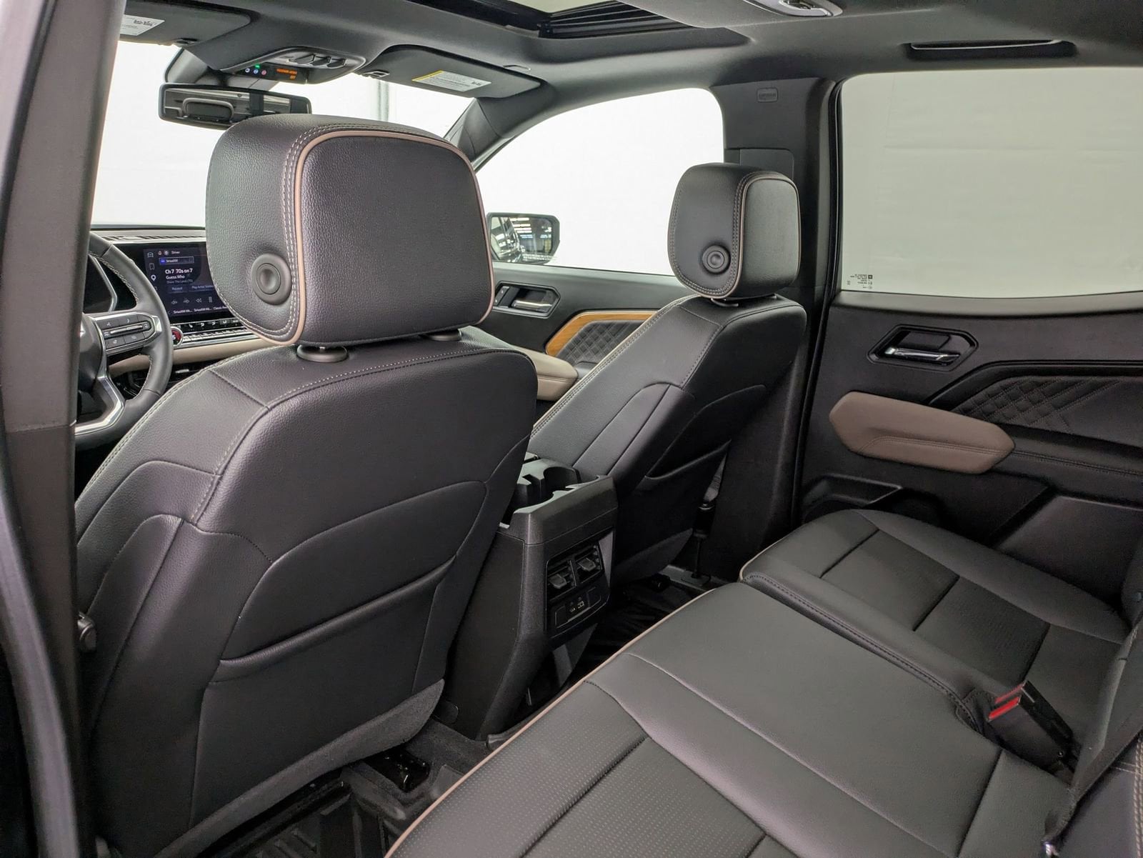 Thumbnail: 2025 GMC Canyon - 18