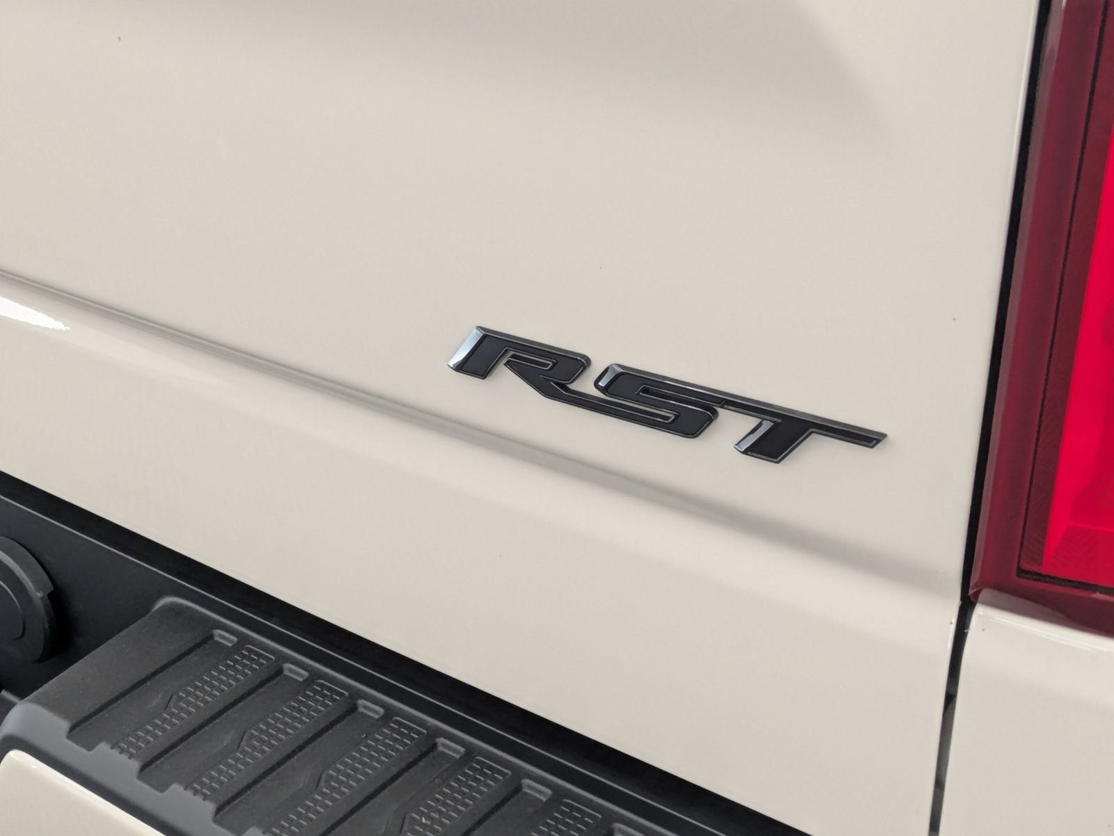 Thumbnail: 2026 Chevrolet Silverado 1500 - 13