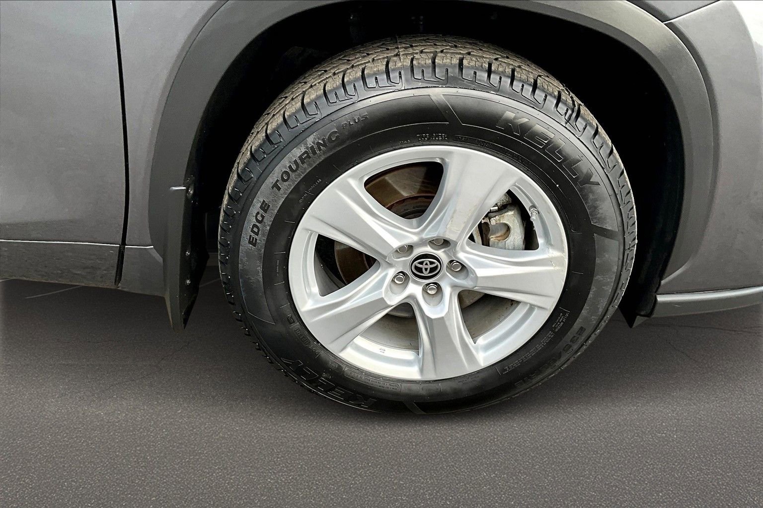 Thumbnail: 2024 Toyota Highlander - 34