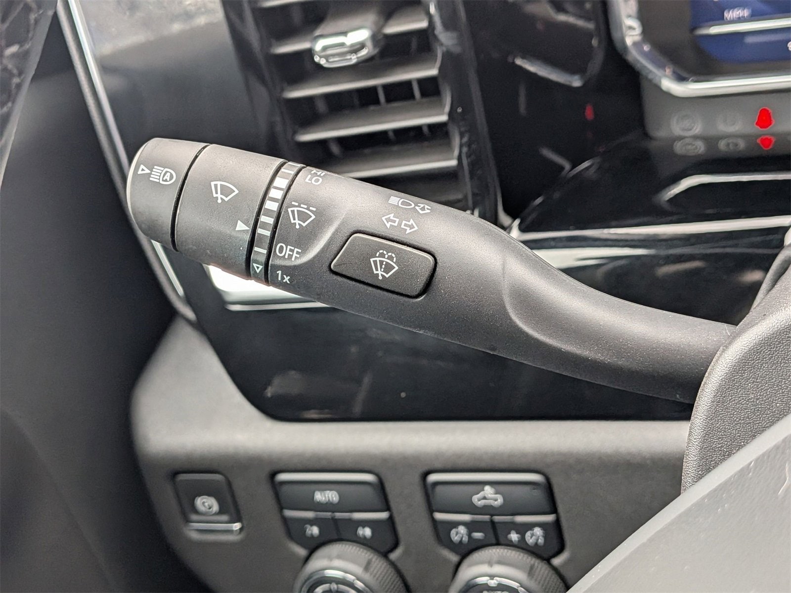 Thumbnail: 2025 Chevrolet Silverado 1500 - 26