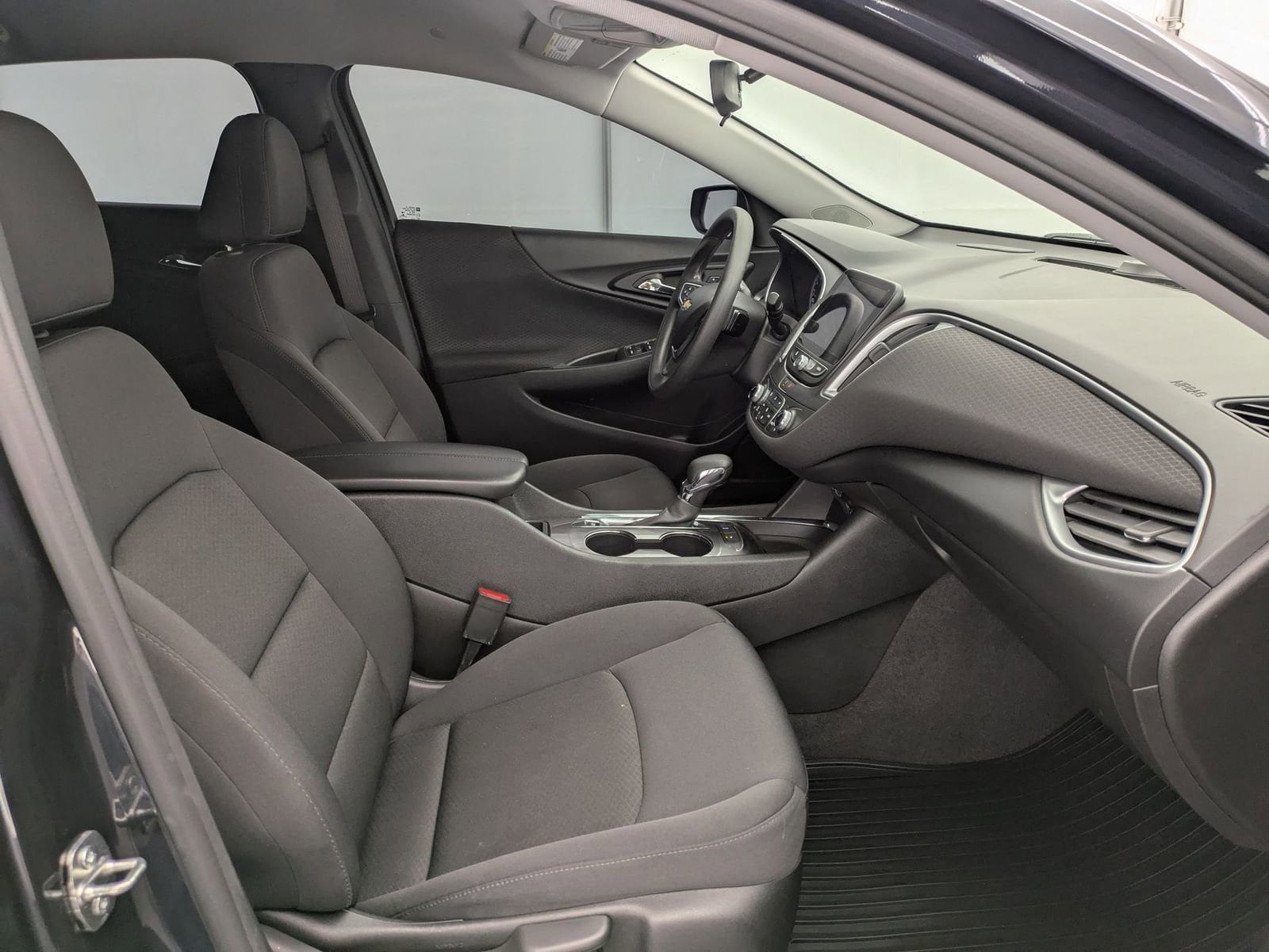 Thumbnail: 2022 Chevrolet Malibu - 21