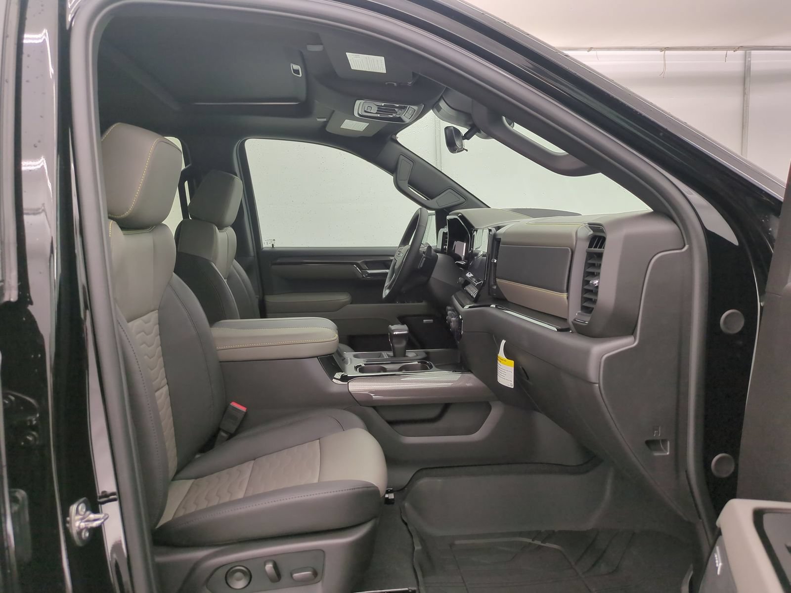 2026 Chevrolet Silverado 1500 ZR2 - Photo 21