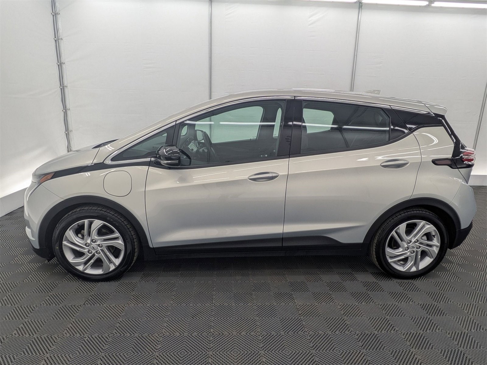 Used 2022 Chevrolet Bolt EV LT with VIN 1G1FW6S06N4116336 for sale in Spokane, WA