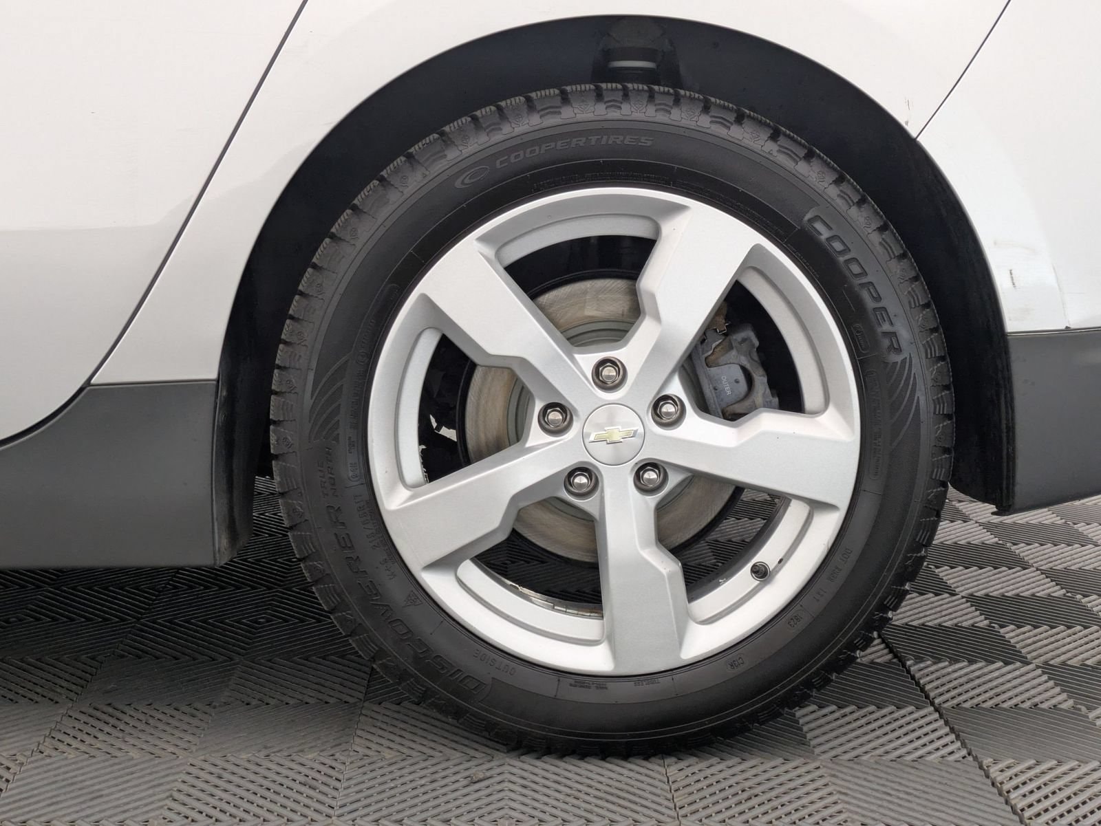 Thumbnail: 2015 Chevrolet Volt - 12