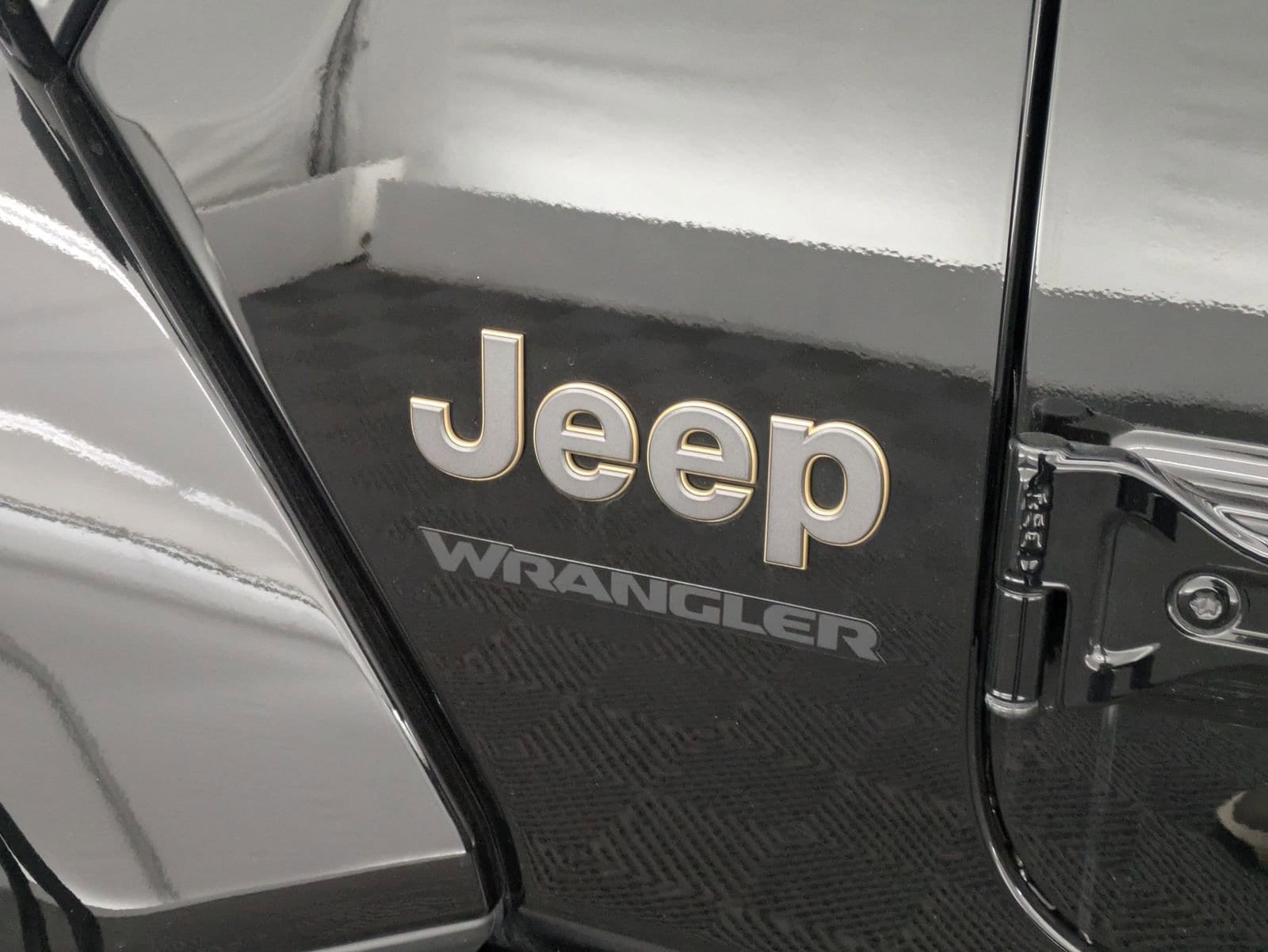 2024 Jeep Wrangler 4-Door Rubicon - Photo 11