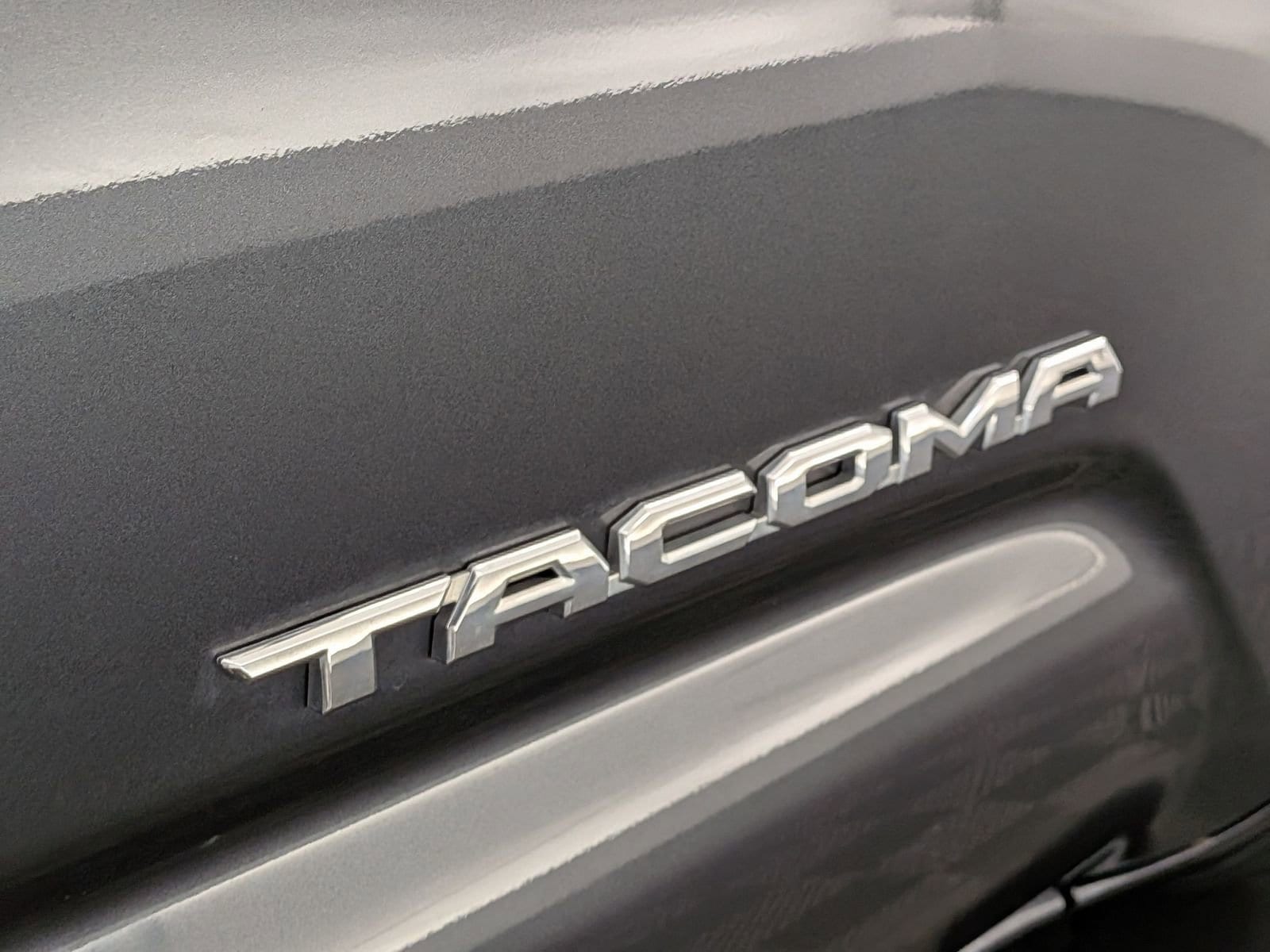 Thumbnail: 2022 Toyota Tacoma - 11