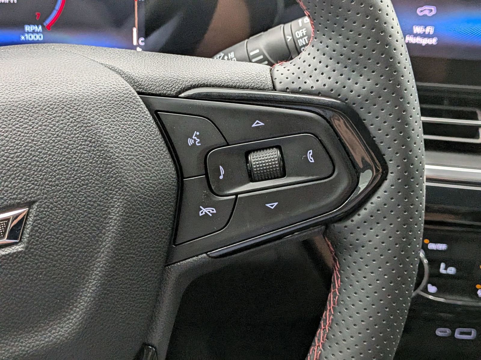 Thumbnail: 2025 Chevrolet Trax - 22