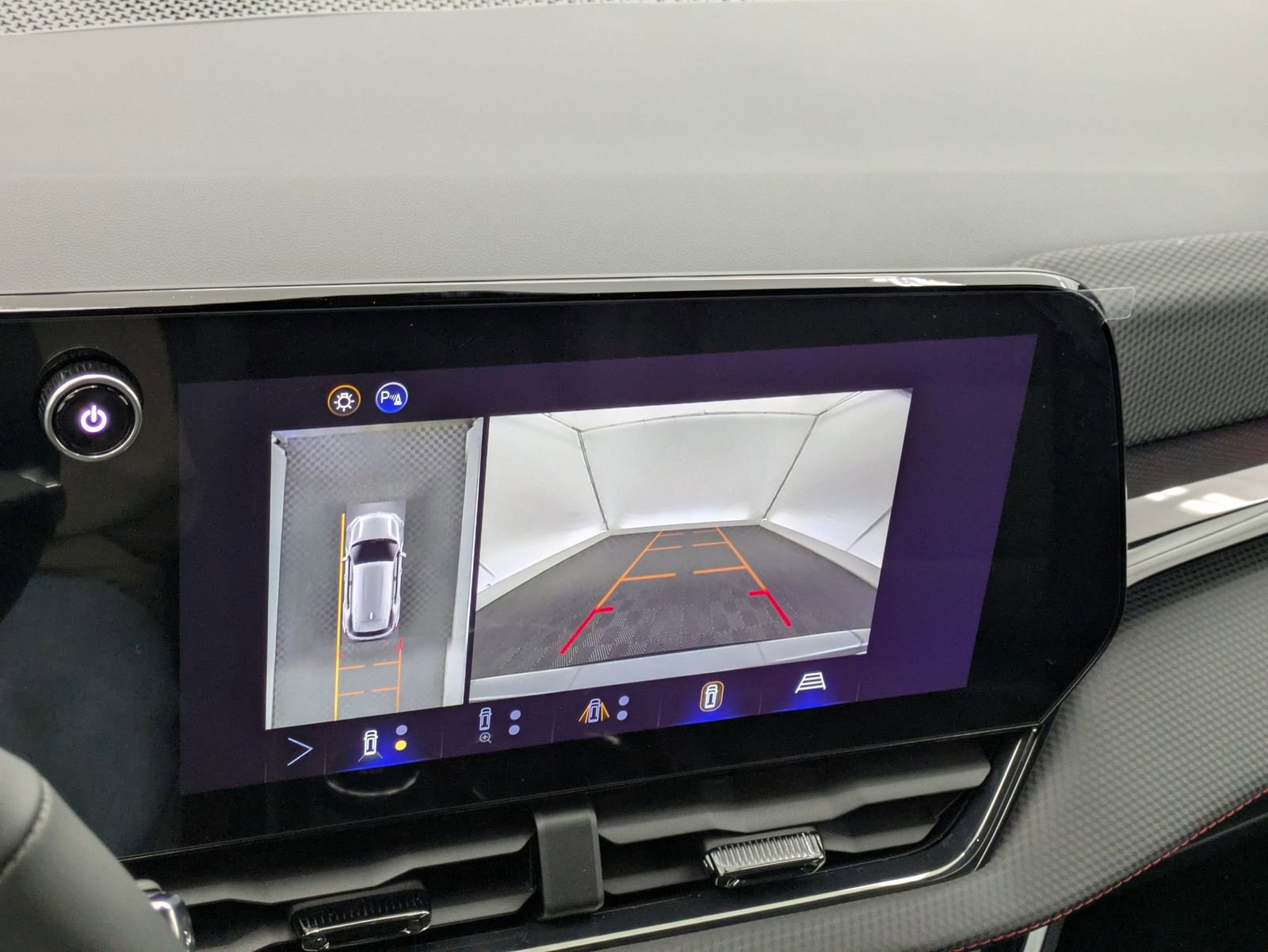 Thumbnail: 2026 Chevrolet Equinox - 28