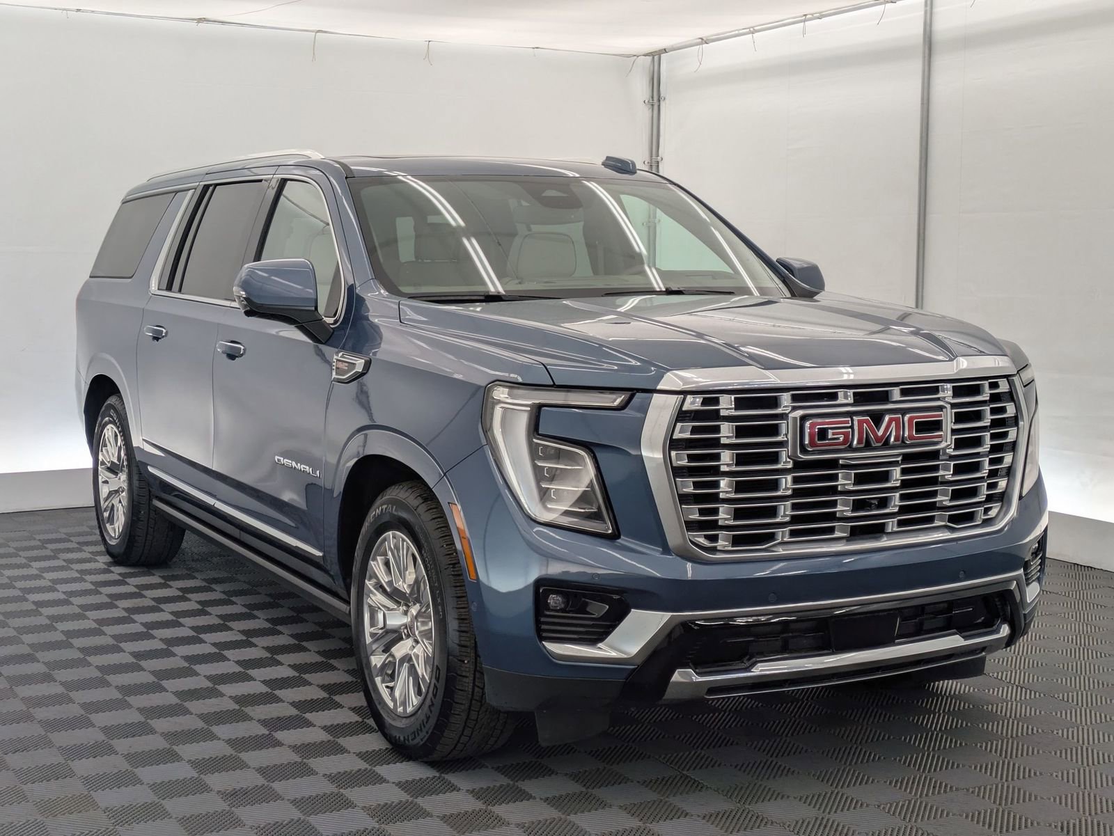 Thumbnail: 2025 GMC Yukon XL - 7