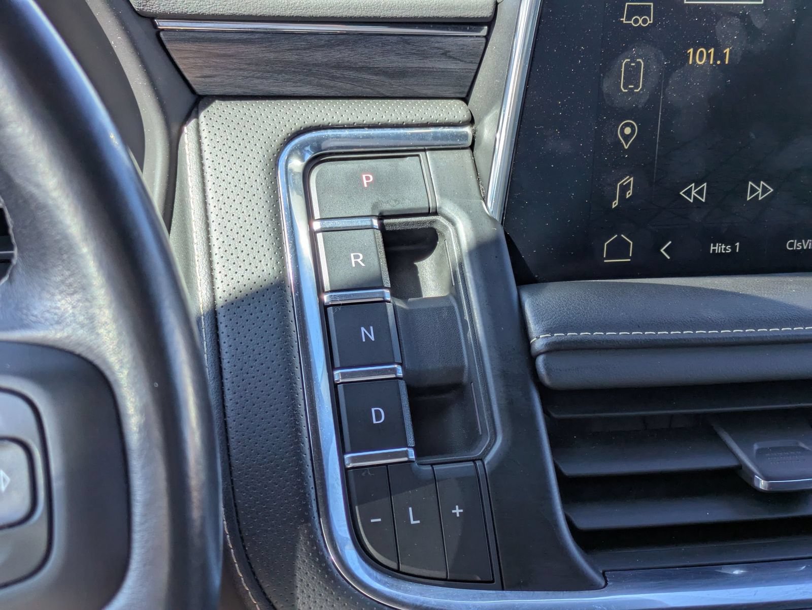 Thumbnail: 2023 GMC Yukon - 32