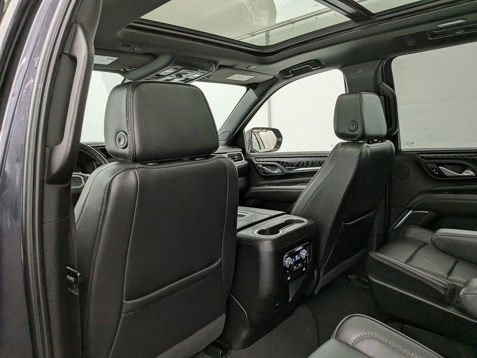 Thumbnail: 2024 GMC Yukon XL - 21