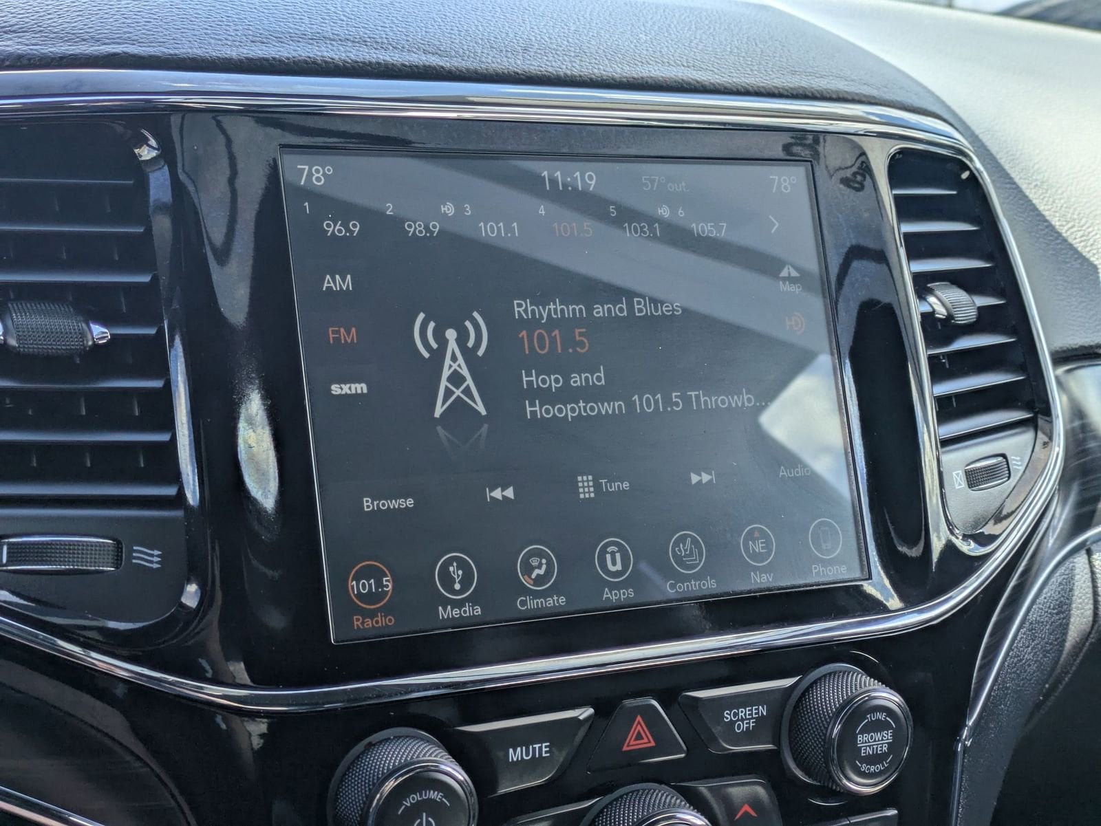 Thumbnail: 2019 Jeep Grand Cherokee - 27