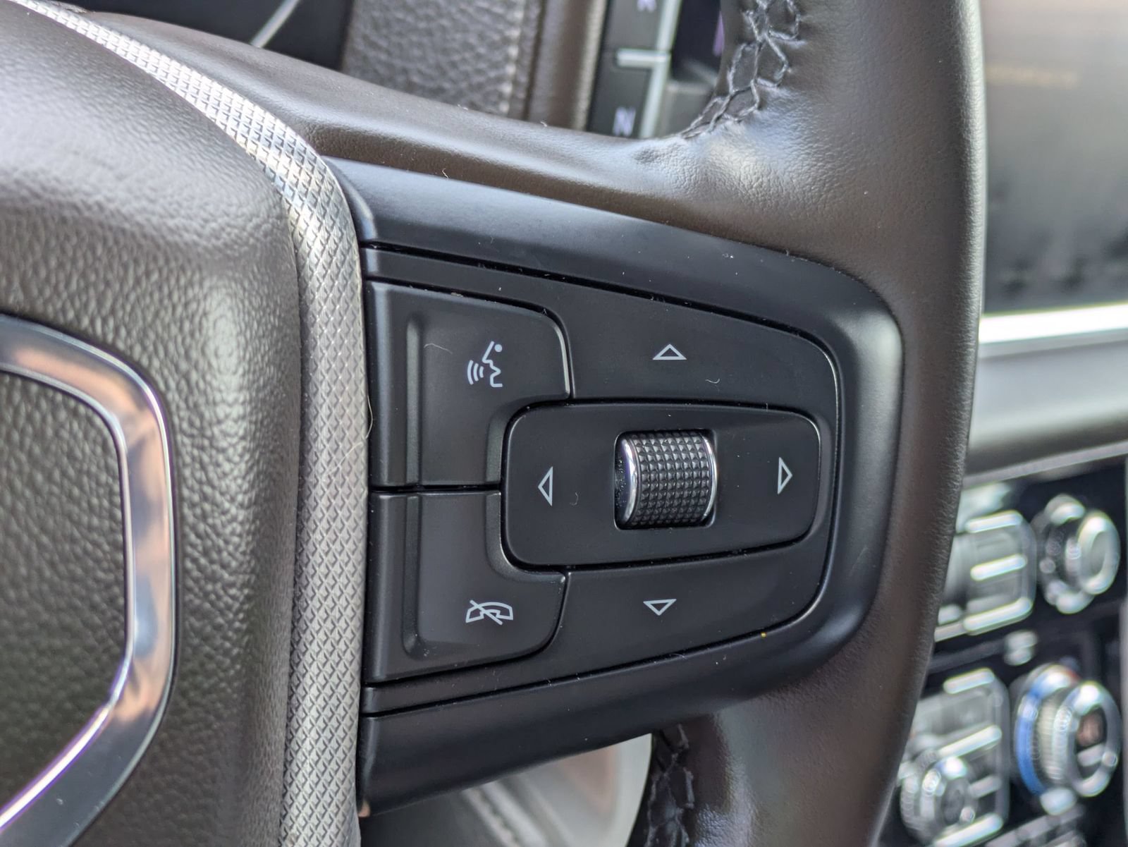 Thumbnail: 2023 GMC Yukon - 27