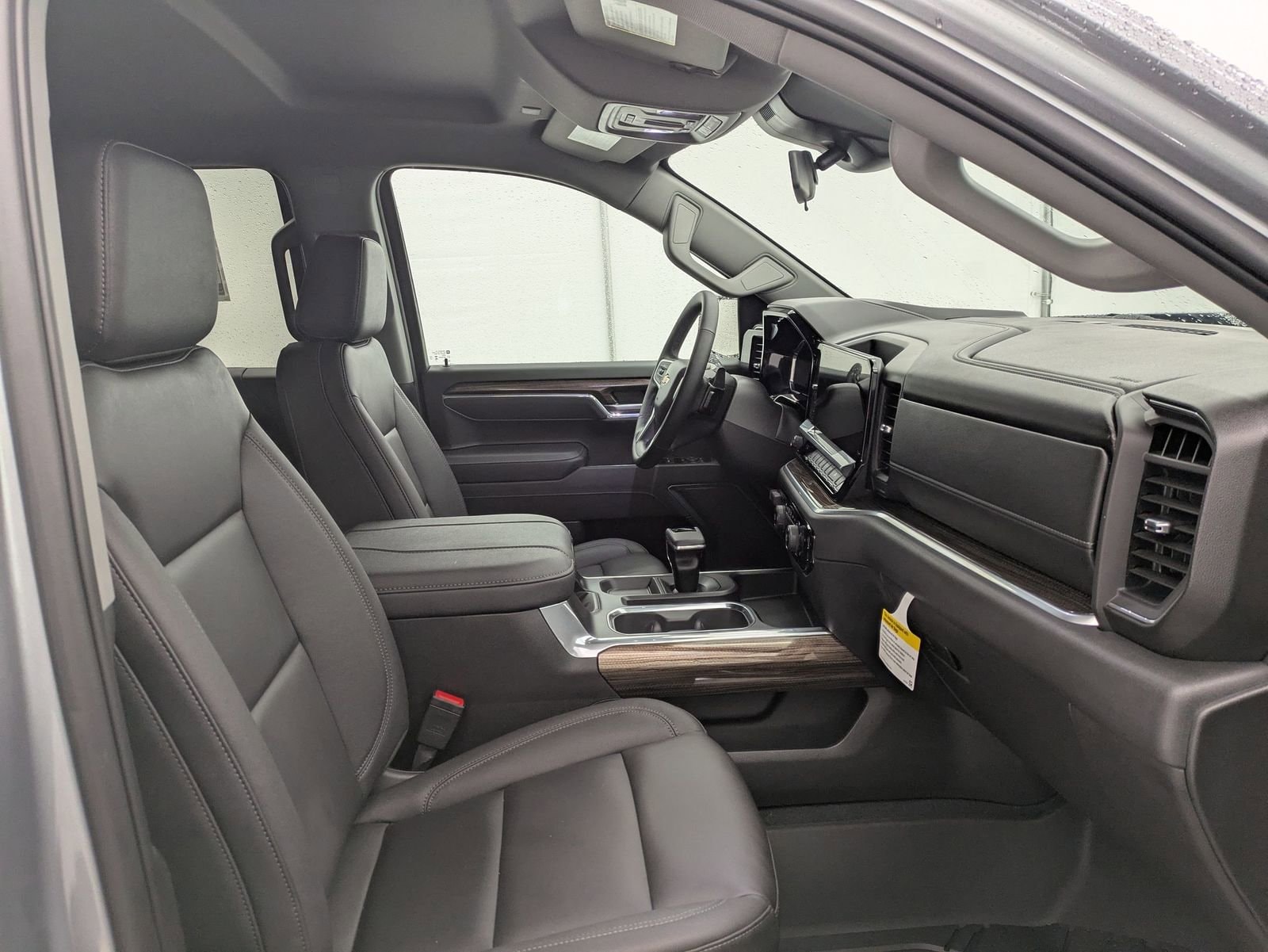 Thumbnail: 2026 Chevrolet Silverado 1500 - 23