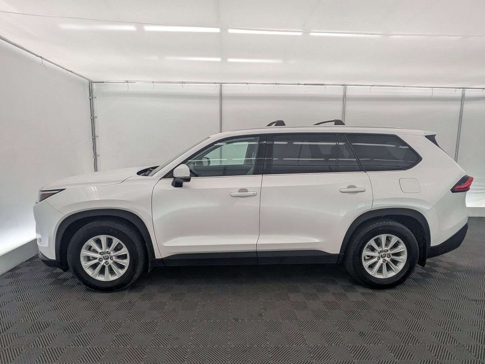 Thumbnail: 2024 Toyota Grand Highlander - 2