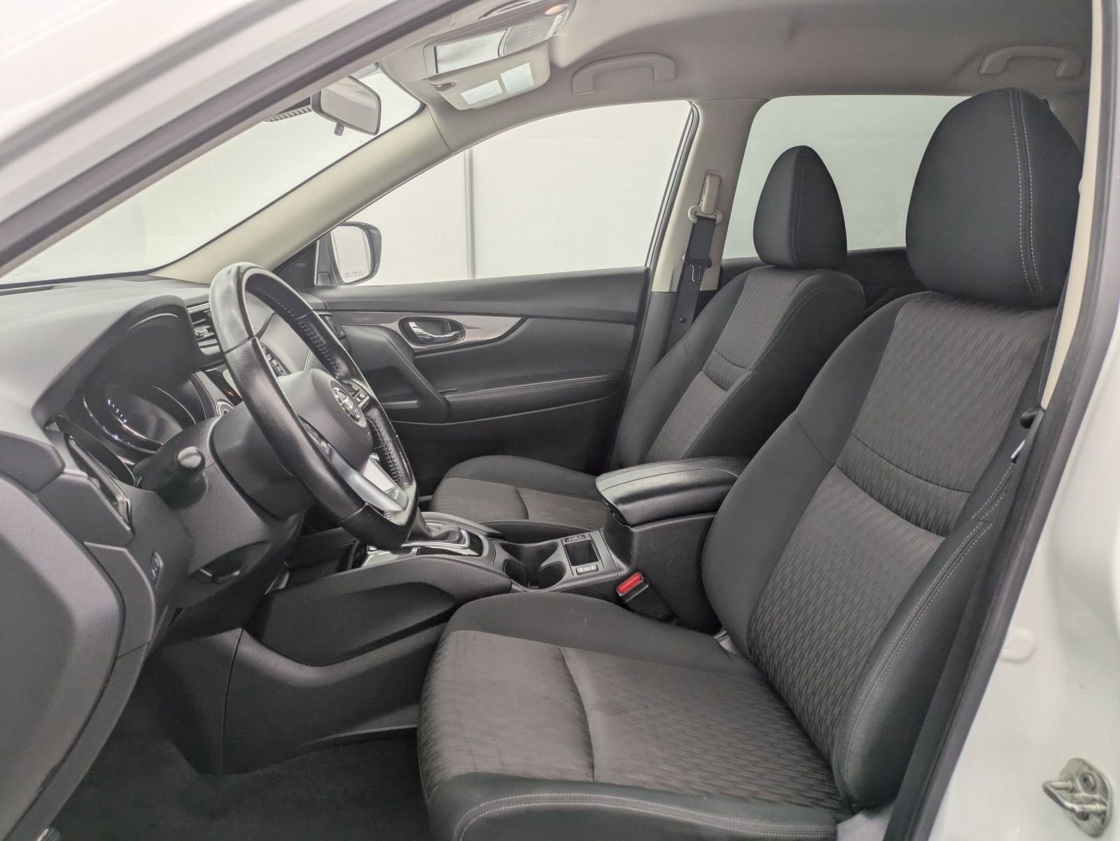 Thumbnail: 2020 Nissan Rogue - 16