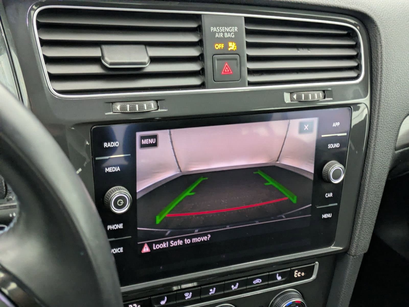 Thumbnail: 2019 Volkswagen e-Golf - 28