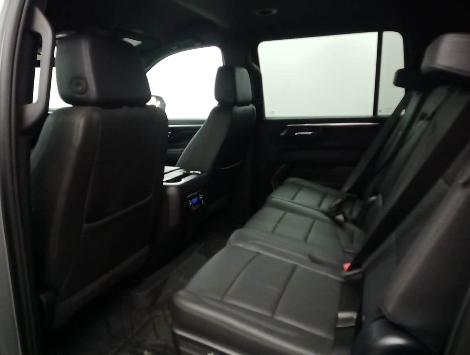 Thumbnail: 2025 Chevrolet Suburban - 5