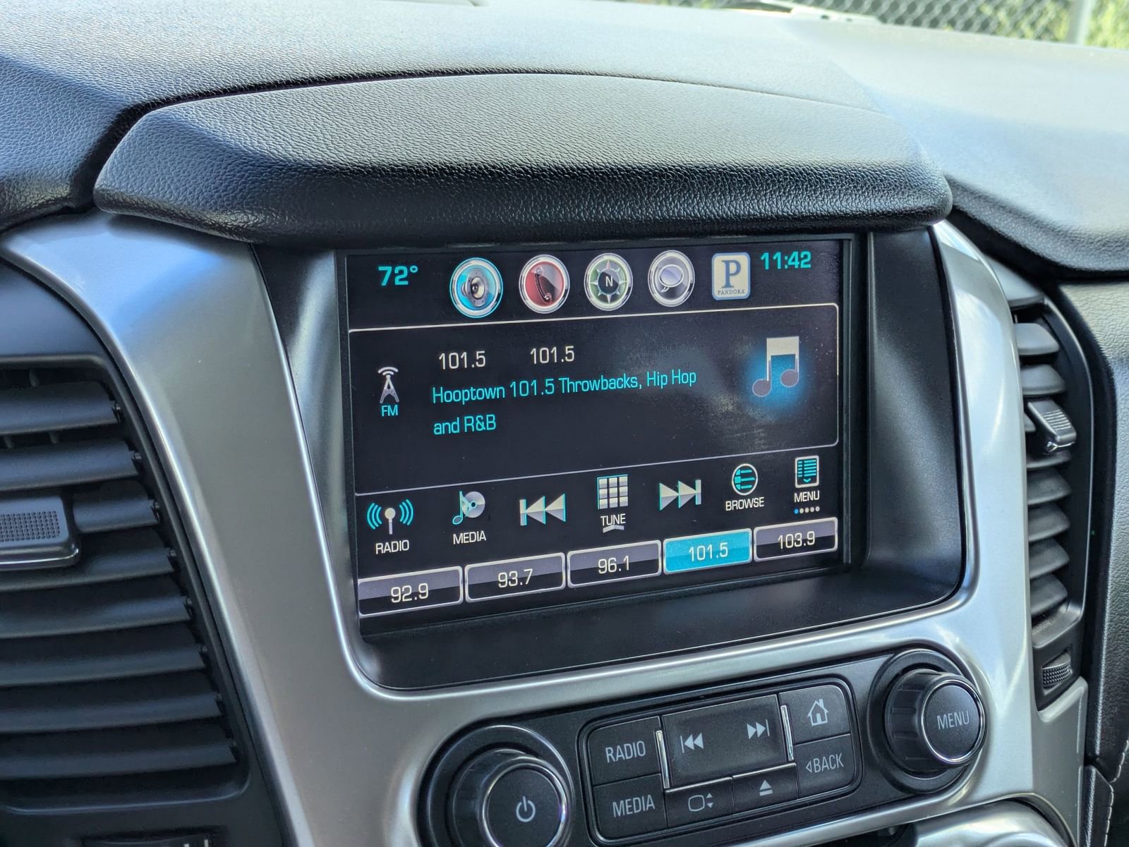 Thumbnail: 2016 Chevrolet Tahoe - 31